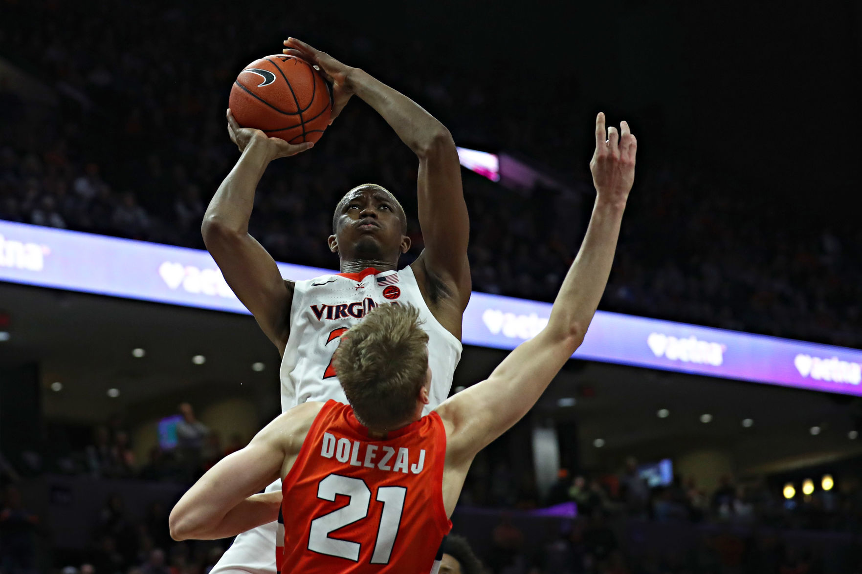 20200111_cdp_sports_uvahoops78.JPG